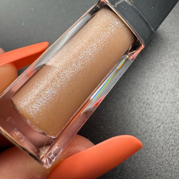 Lune+Aster Set of 4 Travel Size Lip Glosses in shade Founder - Picture 4 of 6